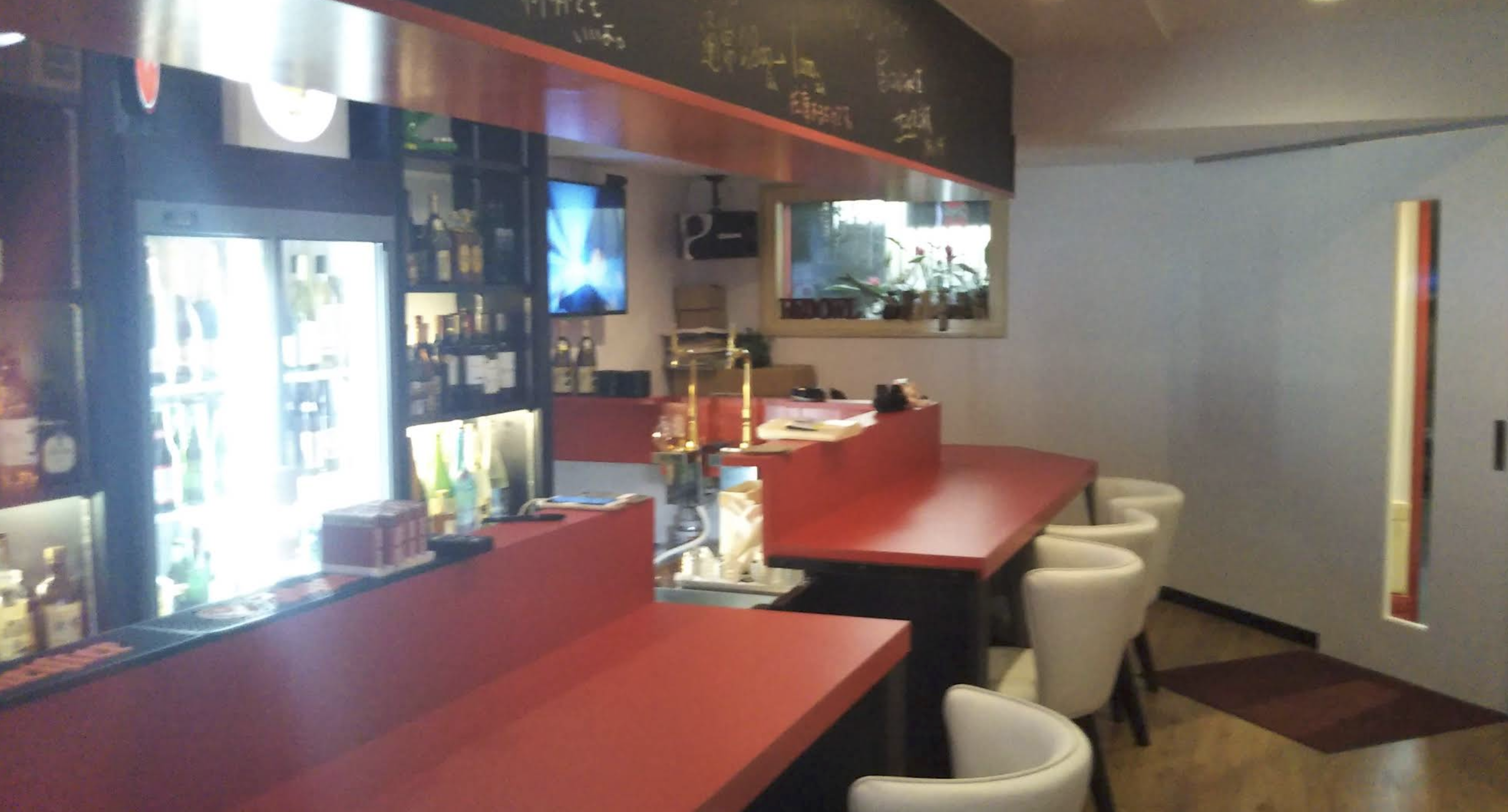 RED OWL Small Kitchen&Bar 店内写真
